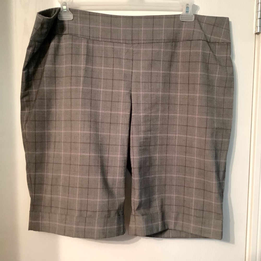Ladies size 18 shorts